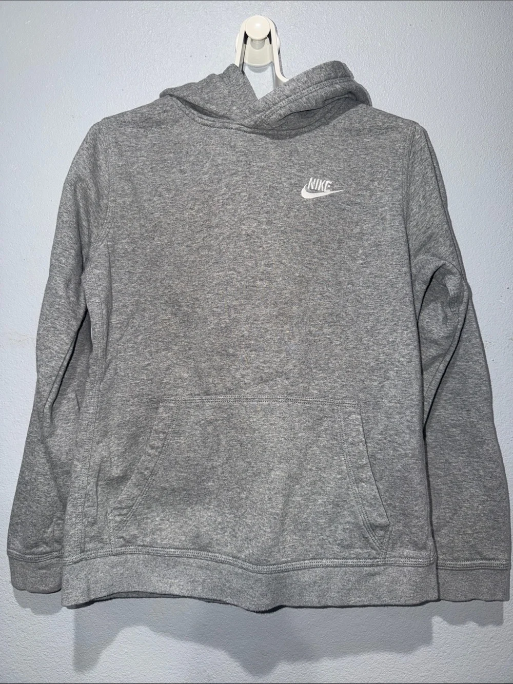 Nike boys Heather Gray Crewneck Hoodie with Small Swoosh